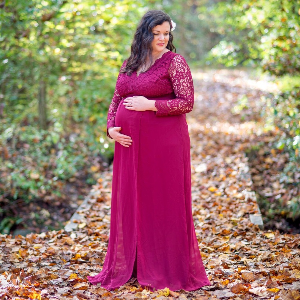 Lace maternity dress